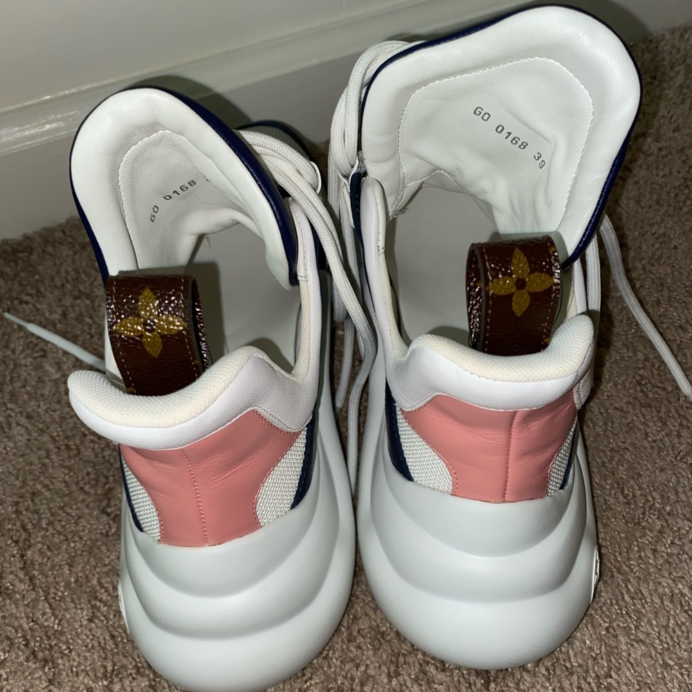 Louis Vuitton NEVER BEEN WORN sneakers - Picture 2 of 3